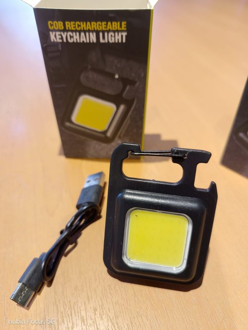 Mini Linterna Llavero Iman Led Color Negro 