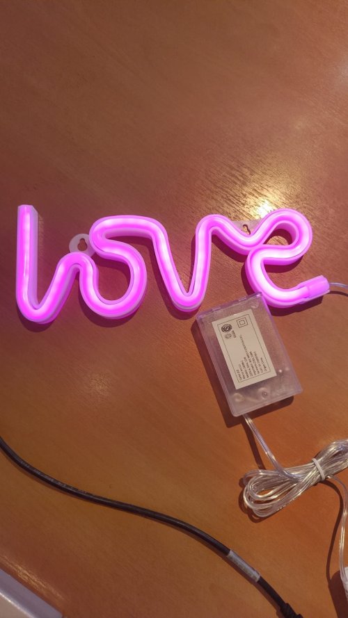 cartel luz neon LOVE