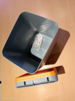 cubo de basura con sensor de apertura 