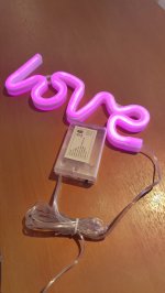 cartel luz neon LOVE